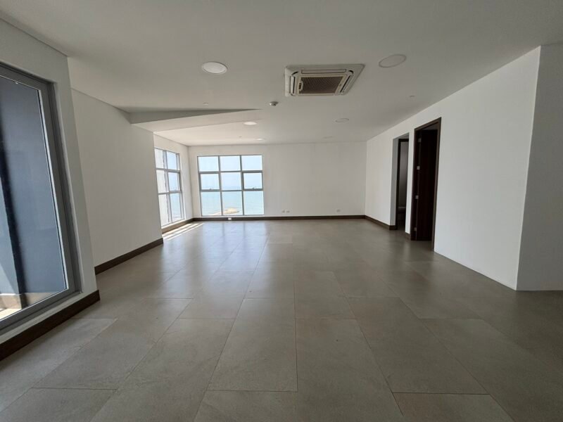 🏢 OFICINA EN VENTA / ARRIENDO – BOCAGRANDE